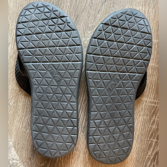 Teva Voya Flip Flop, Black Size 8 Medium Width - Picture 5 of 6